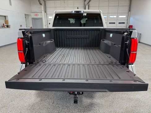 Used 2024 Toyota Tacoma TRD Off-Road image 27