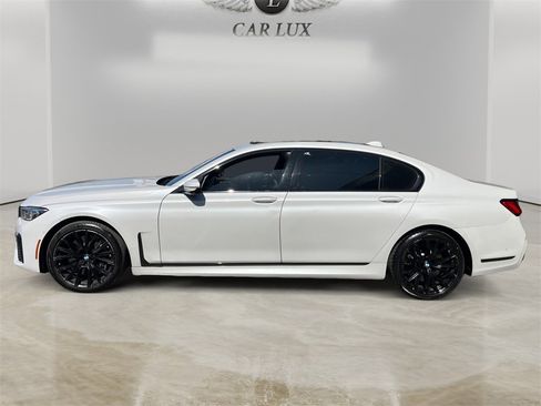 Used 2021 BMW 750i xDrive w/ Executive Package image 2