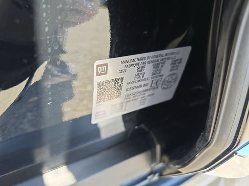Certified 2024 GMC Yukon XL SLT w/ SLT Luxury Package AWD/4WD image 40