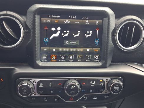 Used 2020 Jeep Gladiator Overland w/ Uconnect 4C Nav & Sound Group AWD/4WD image 17