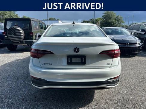 Certified 2023 Volkswagen Jetta SE FWD image 2