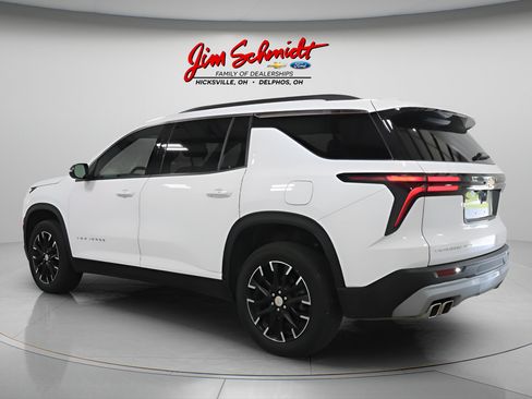 Used 2025 Chevrolet Traverse LT w/ Sun and Wheel Package AWD/4WD image 5