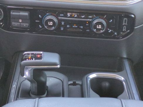 Used 2024 Chevrolet Silverado 1500 LT Trail Boss w/ LT Trail Boss Premium Package AWD/4WD image 21