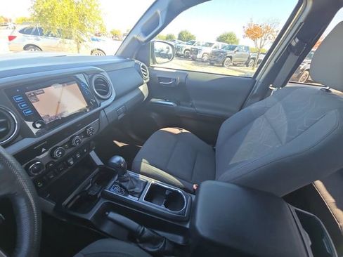 Used 2019 Toyota Tacoma TRD Off-Road image 24