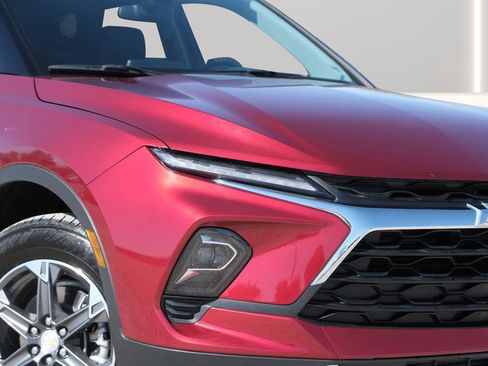 Used 2025 Chevrolet Blazer LT image 6