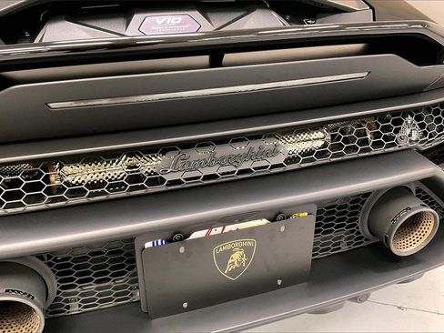Used 2024 Lamborghini Huracan Sterrato image 18