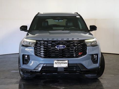 Used 2025 Ford Explorer ST AWD/4WD image 10