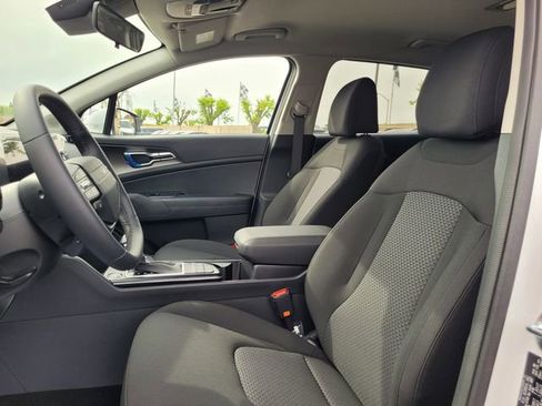 New 2026 Kia Sportage LX image 8