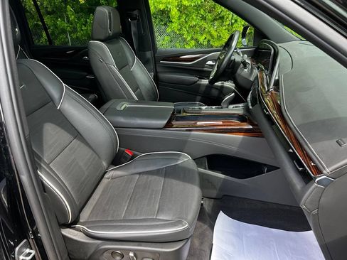 Used 2023 Cadillac Escalade ESV Premium Luxury AWD/4WD image 42