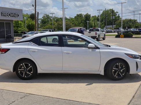 Certified 2025 Nissan Sentra SV image 20