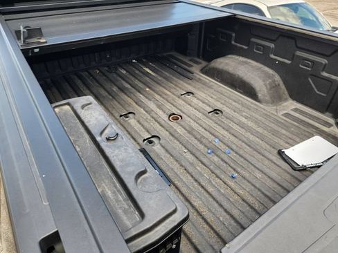 Used 2024 GMC Sierra 2500 AT4 w/ AT4 Premium Plus Package AWD/4WD image 8