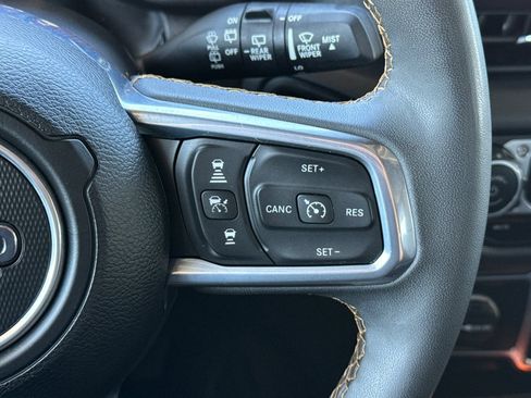 Used 2024 Jeep Wrangler Unlimited Sahara AWD/4WD image 37