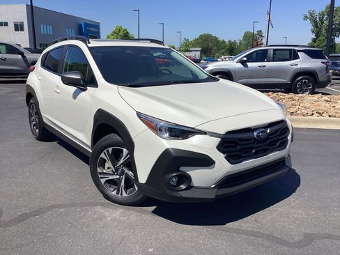 Used 2025 Subaru Crosstrek 2.0i Premium AWD/4WD image 7