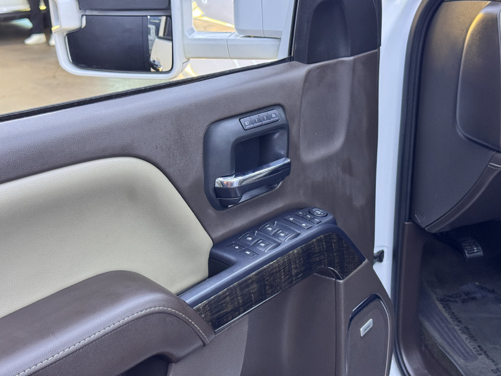 Used 2016 GMC Sierra 2500 Denali w/ Duramax Plus Package AWD/4WD image 17