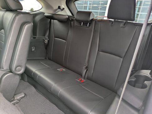 Used 2022 Toyota Highlander XLE image 13