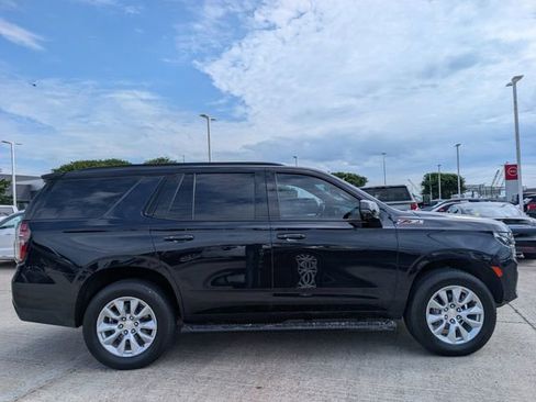 Used 2023 Chevrolet Tahoe Z71 w/ Luxury Package AWD/4WD image 2