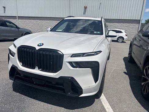Certified 2026 BMW X7 xDrive40i w/ Executive Package AWD/4WD image 2