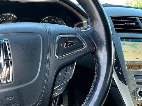 Used 2018 Lincoln MKZ Select w/ Select Plus Package FWD image 11