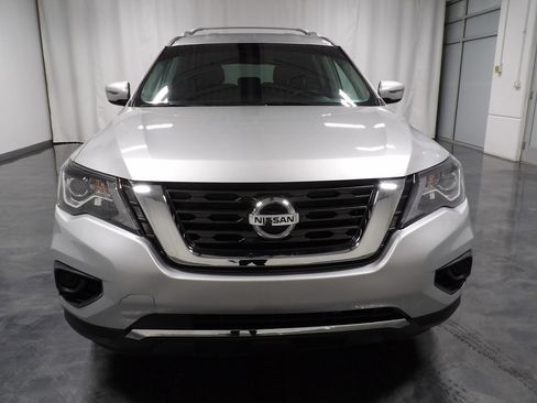 Used 2020 Nissan Pathfinder S image 2