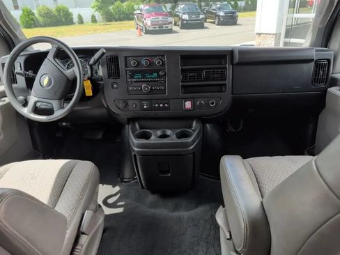 Used 2017 Chevrolet Express 2500 LT w/ LT Preferred Equipment Group RWD image 8