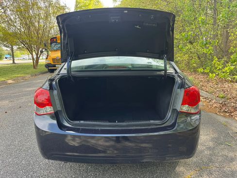 Used 2014 Chevrolet Cruze LS FWD image 15