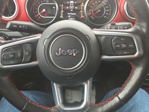 Used 2021 Jeep Wrangler Unlimited Rubicon w/ Dual Top Group AWD/4WD image 17