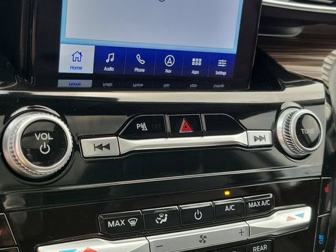 Certified 2024 Ford Explorer Limited w/ Limited Technology Package AWD/4WD image 29