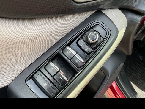 Used 2020 Subaru Forester Premium AWD/4WD image 8