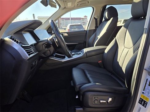 Used 2021 BMW X7 xDrive40i w/ Premium Package image 3