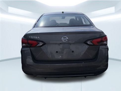 Used 2022 Nissan Versa S image 8