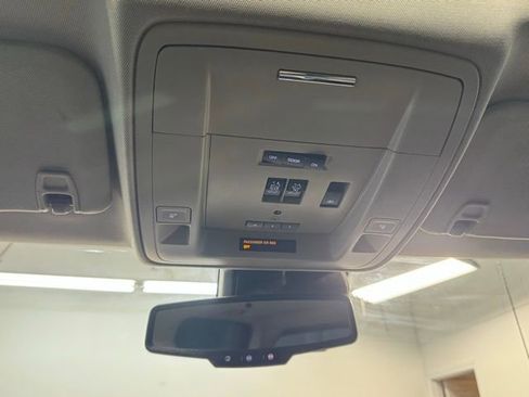Used 2015 GMC Sierra 1500 Denali w/ Driver Alert Package image 19