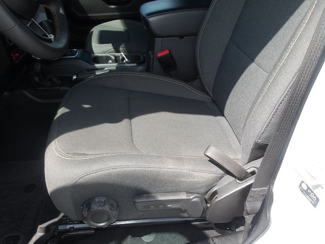 Used 2024 Jeep Gladiator Sport AWD/4WD image 12