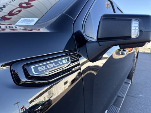 Used 2025 GMC Sierra 1500 Elevation w/ Elevation Premium Package image 8