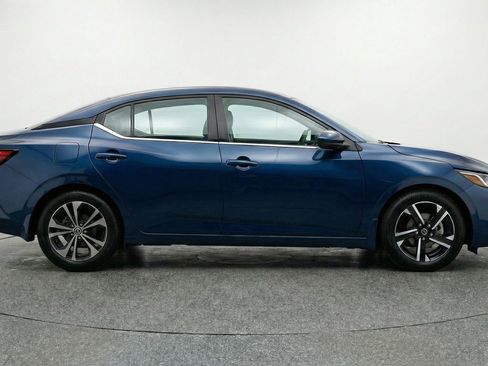 Used 2025 Nissan Sentra SV FWD image 11