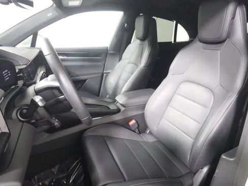 Used 2025 Porsche Macan 4 Electric AWD/4WD image 5