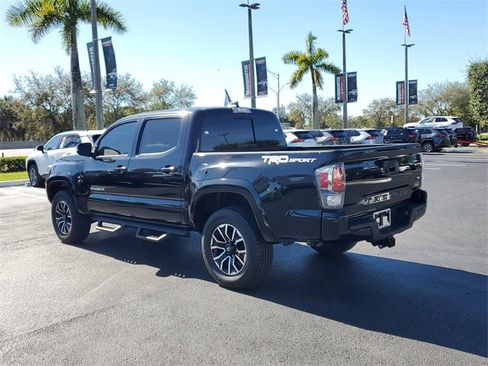 Used 2022 Toyota Tacoma TRD Sport w/ Technology Package image 7