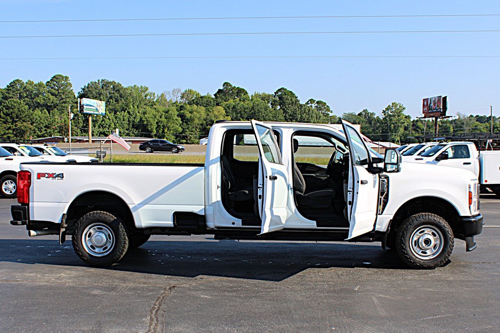 Used 2024 Ford F250 XL w/ FX4 Off-Road Package AWD/4WD image 9