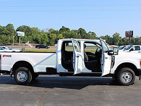 Used 2024 Ford F250 XL w/ FX4 Off-Road Package AWD/4WD image 9