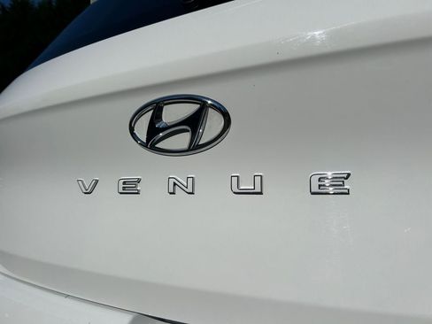 Used 2025 Hyundai Venue SEL FWD image 35