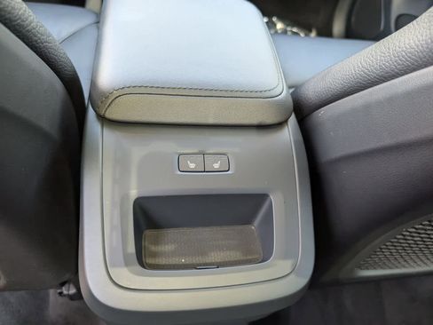 Used 2023 Volvo XC60 B5 Plus image 18