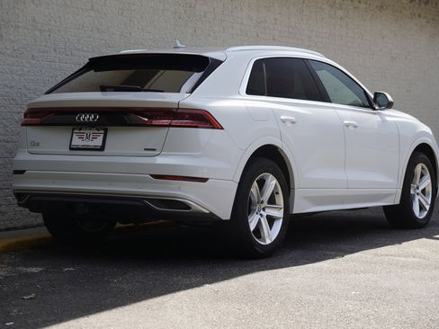 Used 2019 Audi Q8 Premium w/ Convenience Package AWD/4WD image 6