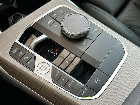 Certified 2025 BMW 330i Sedan RWD image 17