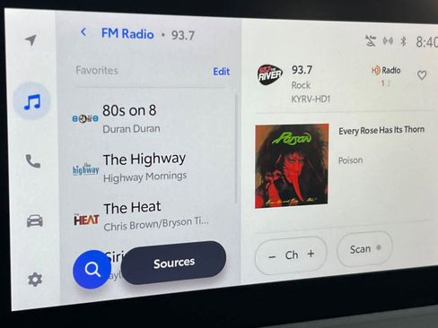 Certified 2023 Toyota Prius XLE image 19