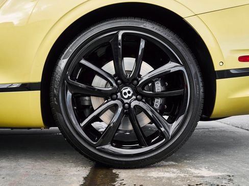 Used 2022 Bentley Continental GT image 17