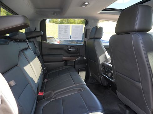 Used 2019 GMC Sierra 1500 SLT w/ SLT Premium Plus Package AWD/4WD image 29