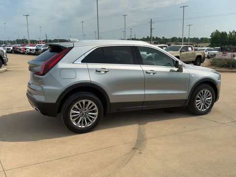 Used 2025 Cadillac XT4 Premium Luxury image 8