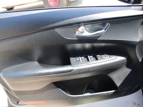 Used 2020 Kia Forte LXS FWD image 18