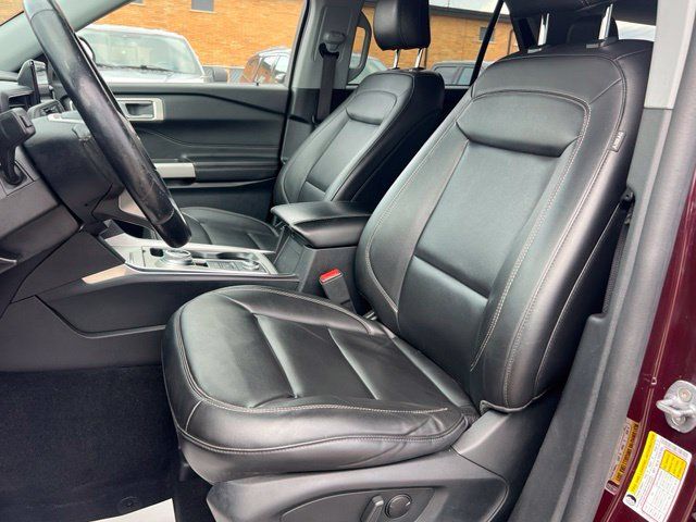 Used 2023 Ford Explorer XLT w/ Equipment Group 202A AWD/4WD image 18