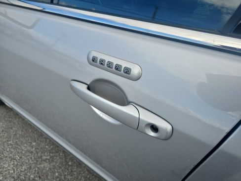 Used 2010 Mercury Milan Base image 9