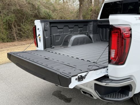 New 2026 GMC Sierra 1500 SLT w/ SLT Premium Plus Package image 15